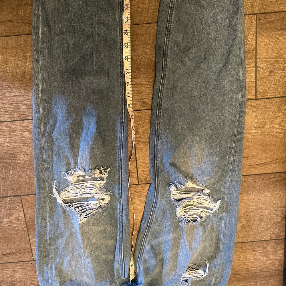 American Eagle Outfitters women’s  Ripped Gray Jeans
